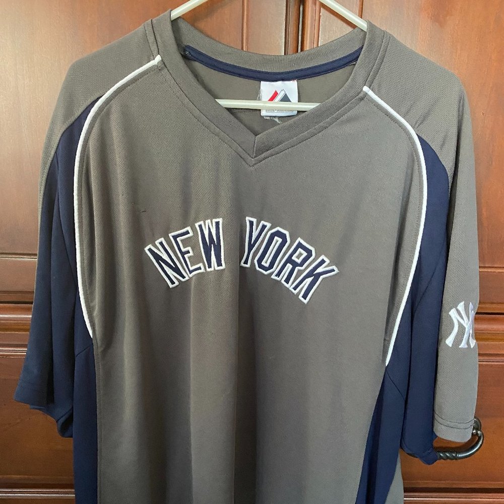 Men's Majestic NY Yankee jersey